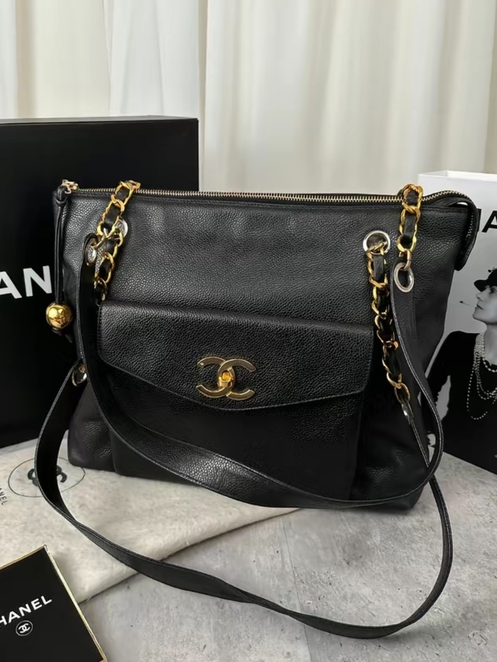 CHANEL Black Leather Shoulder Bag with Gold Hardware & CC Flap